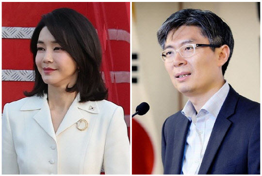 윤석열 대통령 부인 김건희 여사(왼쪽)와 조정훈 시대전환 대표. <연합뉴스>